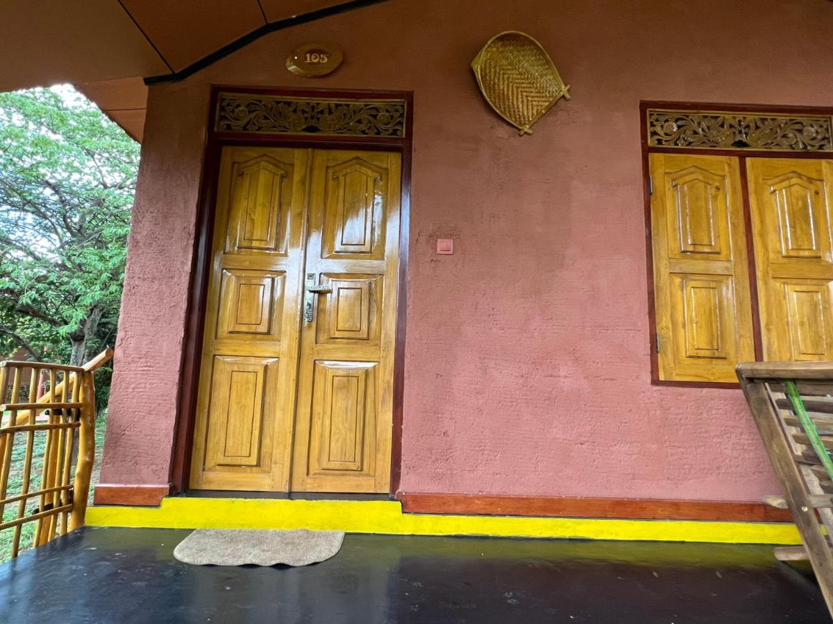 Yala Peace Cottages Tissamaharama Esterno foto