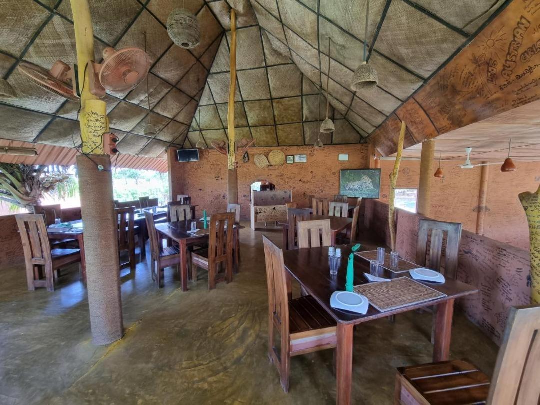 Yala Peace Cottages Tissamaharama Esterno foto