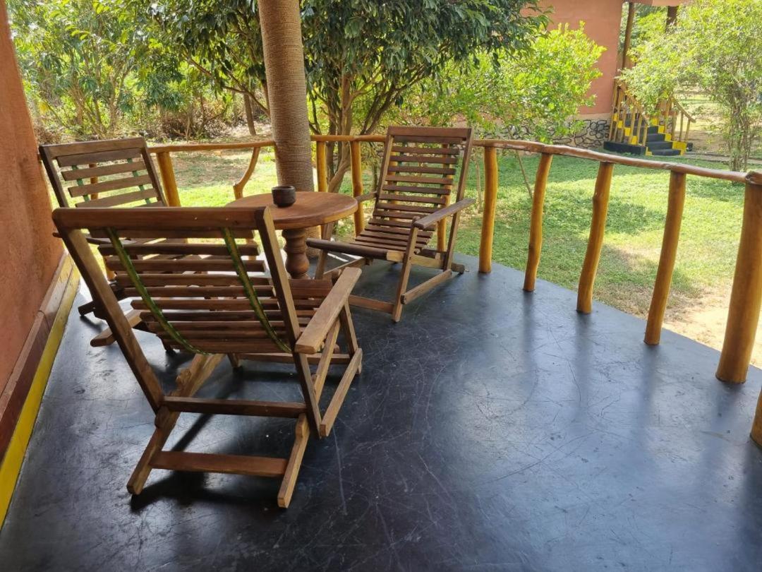 Yala Peace Cottages Tissamaharama Esterno foto